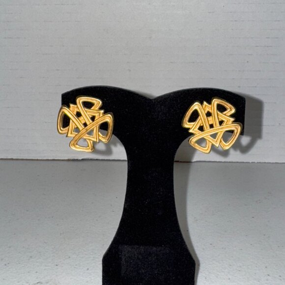 Vintage Gold Tone Square Knot Design Post Earrings - Picture 5 of 12